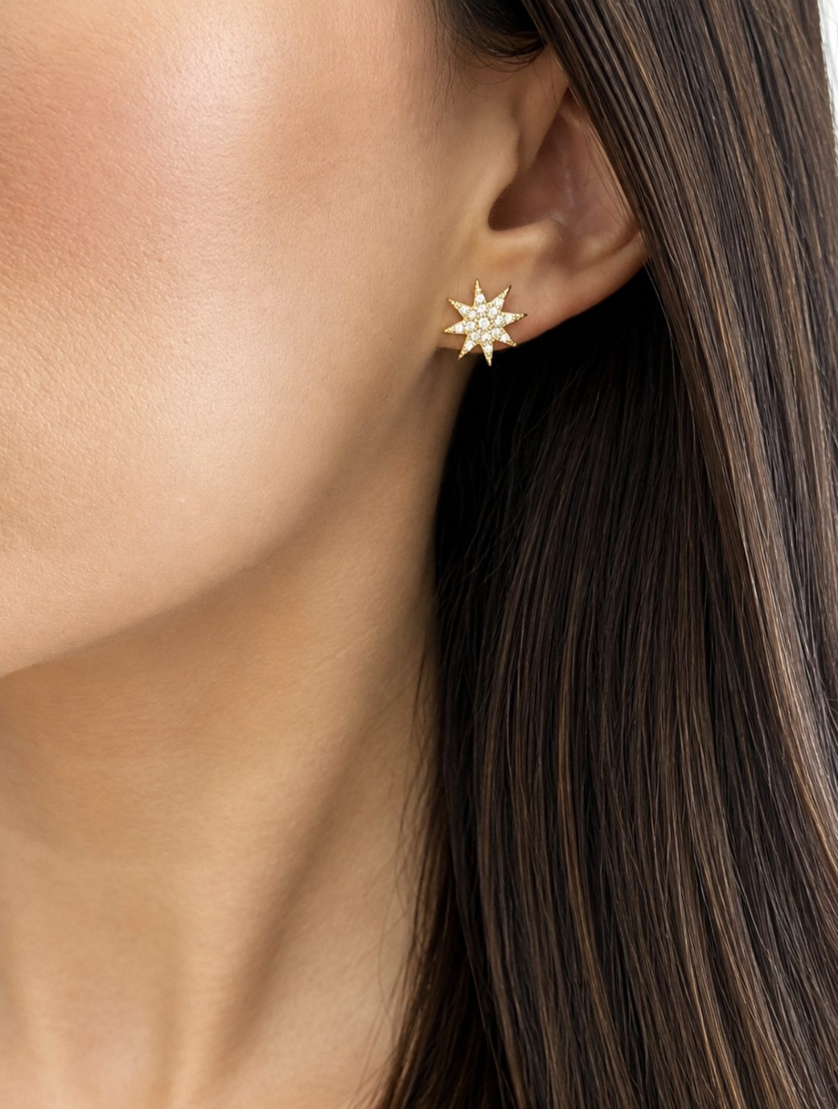 Brinco Estrela Cravejada Banhado a Ouro 18K